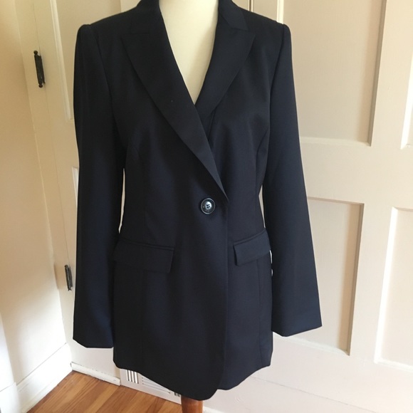 Armani Collezioni Navy blazer - Picture 2 of 8